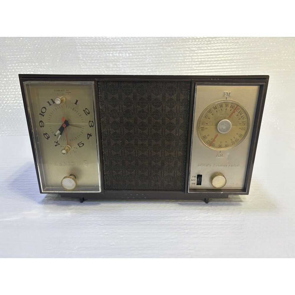 Zenith Vintage Am/Fm Tube Clock Radio Model M729 for parts/decor